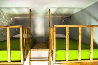 Хостелы Angel Hostel Торунь Двухместный номер с 2 отдельными кроватями и общей ванной комнатой-4