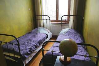 Хостелы Angel Hostel Торунь Небольшой двухместный номер с 2 отдельными кроватями-2